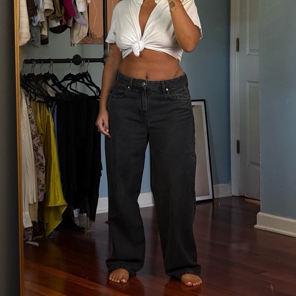 H&M Women's Straight Leg Jeans in Washed Black